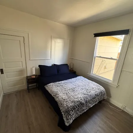 Midtown Hideaway 1 Bedroom Nest
